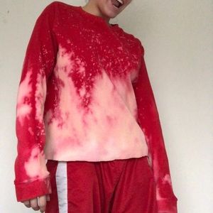 Red long sleeve bleach shirt👅